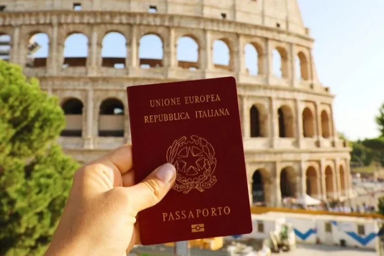 تصویری از ویزای توریستی ایتالیا - Image of an Italian tourist visa