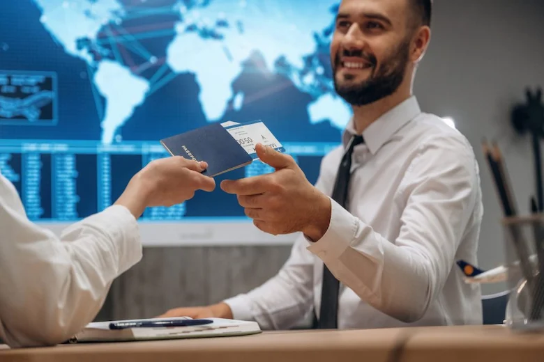 تصویری از ویزای بشر دوستانه - a picture of humanitarian visa