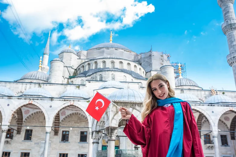 تصویری از تحصیل در ترکیه - a picture of Studying in Türkiye